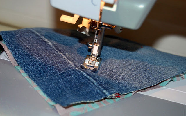 Что можно сделать из старых джинсов