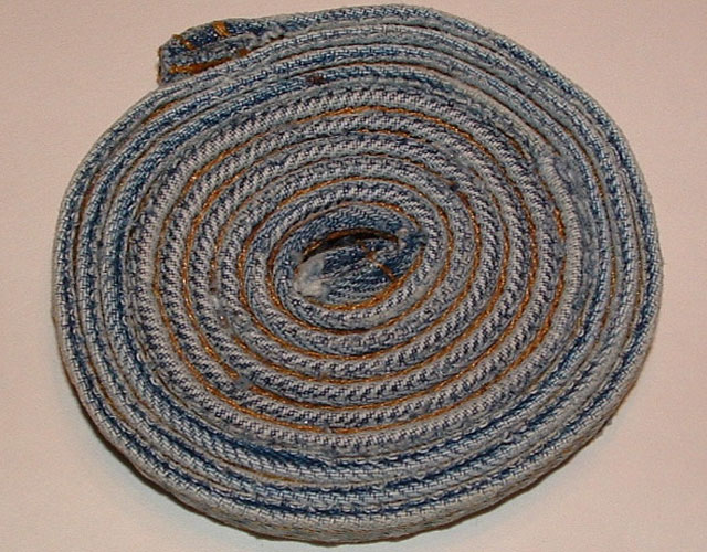 Что можно сделать из старых джинсов