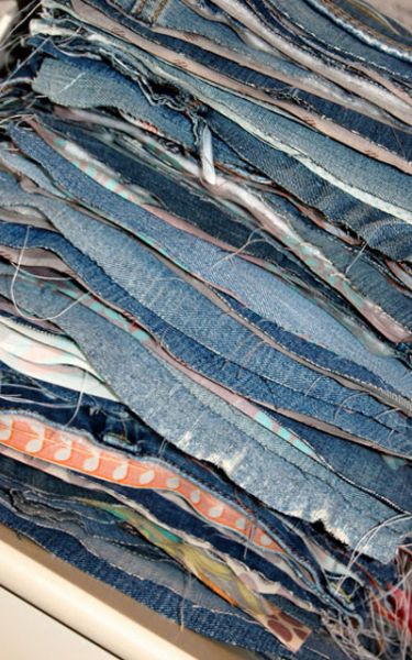 Что можно сделать из старых джинсов