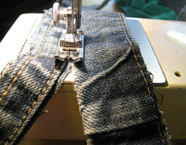 Что можно сделать из старых джинсов