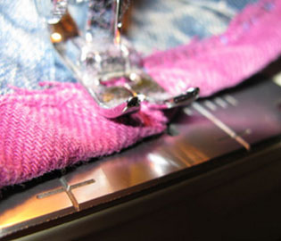 Что можно сделать из старых джинсов