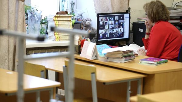 "Я сейчас отъеду на 15 лет": как ученики "сдают" учителей за антивоенные слова