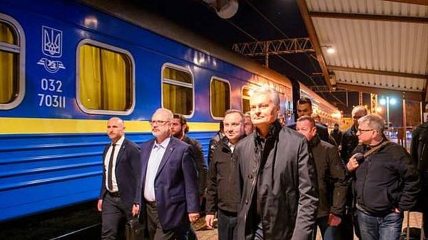 49-й день войны в Украине: глава Гаагского трибунала в Буче, лидеры 4 стран в Киеве и проблема гуманитарных коридоров