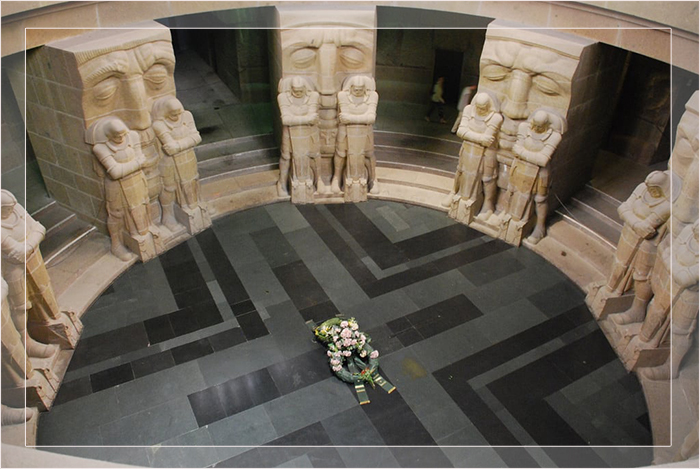 Какие секреты хранит Памятник Битве Народов в Лейпциге, и кто его таинственные Хранители