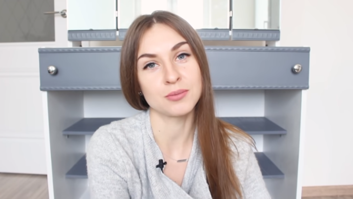 Мастерица переделала советский трельяж в стильный элемент мебели: наглядный мастер-класс