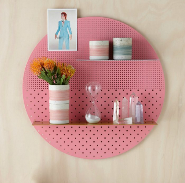 Стильные идеи использования перфорированных панелей в интерьере