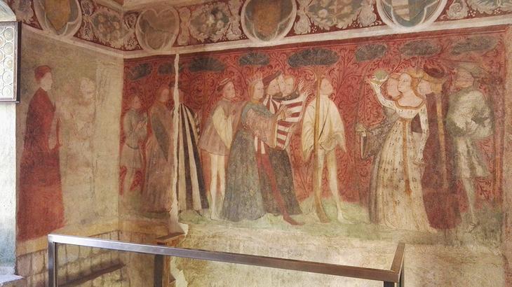 Замок Рункельштайн: дух Средневековья в итальянских альпах