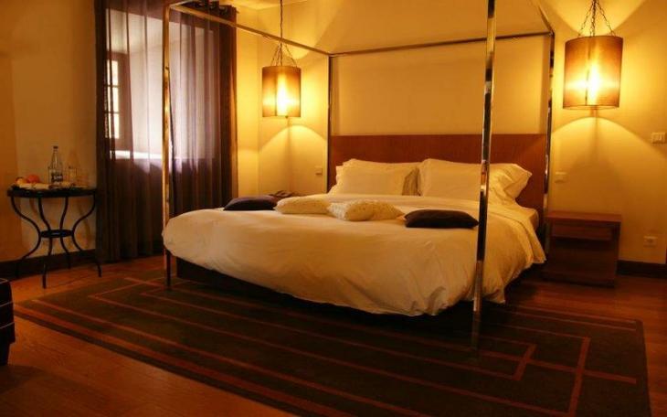 15 потрясающих старинных замков, в которых можно пожить, и это не шутка