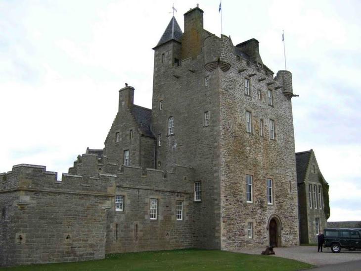 15 потрясающих старинных замков, в которых можно пожить, и это не шутка