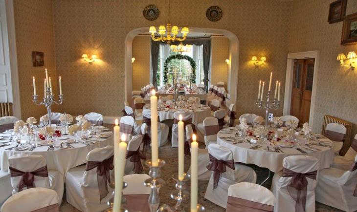 15 потрясающих старинных замков, в которых можно пожить, и это не шутка