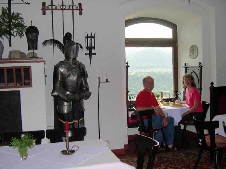 15 потрясающих старинных замков, в которых можно пожить, и это не шутка