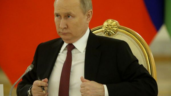 НАТО расширяется, реакция Кремля на удивление сдержанна - почему?