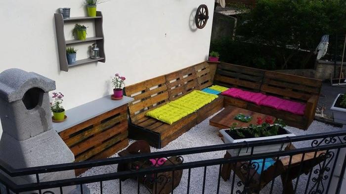 20 идей, как обустроить дачный участок при помощи деревянных поддонов