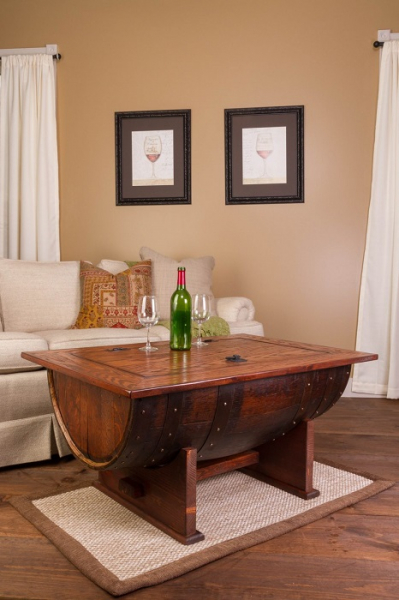 20 идей, как переделать старые винные бочки в мебель для дома и дачи