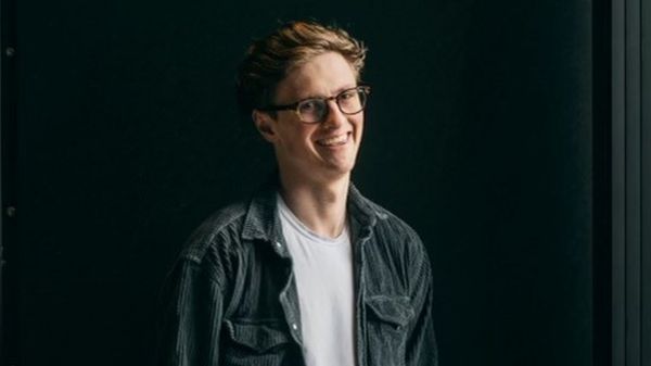 Шутливая надпись на подлете к лондонскому аэропорту вызвала панику у пассажиров