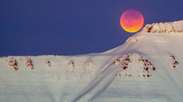 Кровавое суперлуние-2022 и полное лунное затмение. Где и как посмотреть