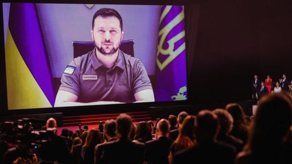 Швед Рубен Эстлунд получил главный приз Каннского кинофестиваля, прошедшего под знаком войны в Украине