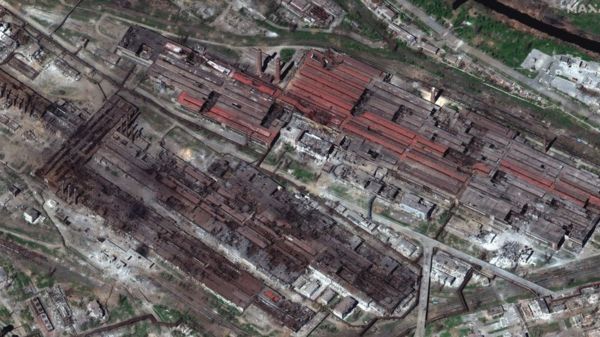 71-й день войны. Путин: защитники "Азовстали" должны сдаться; "бабушка с красным флагом" эвакуировалась из-под российских обстрелов