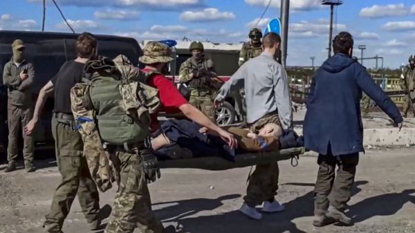 Капитуляция или операция по спасению? Что происходит на заводе "Азовсталь"