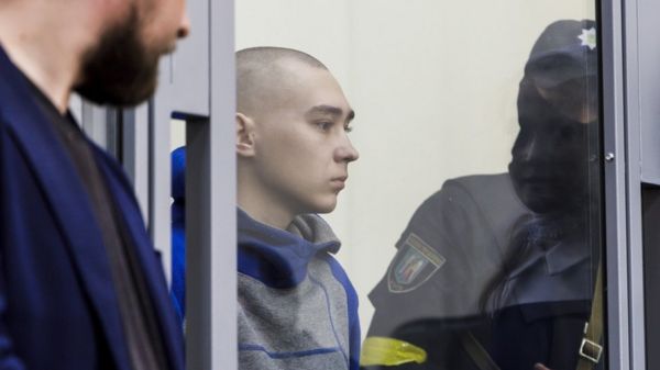 79-й день войны в Украине. Разгром российской колонны под Северодонецком, Макрон и "лицо Путина", санкции против Кабаевой