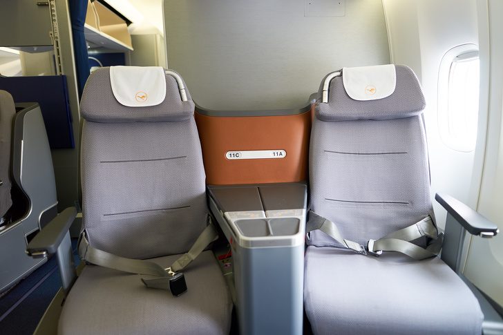 9 самых бесполезных трат в путешествиях, которые совершают примерно все