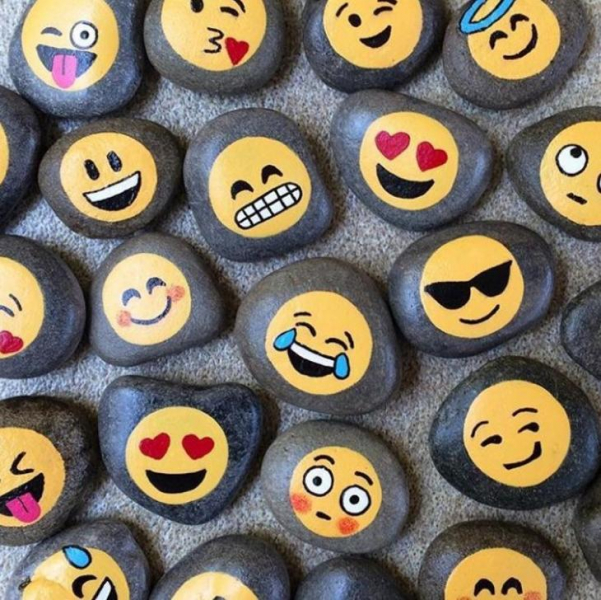 Дары моря на садовом участке. Украсьте сад и не только расписными камнями