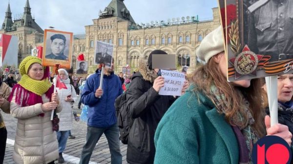 "Они воевали не за это". За какие плакаты в России задерживали на акциях памяти 9 мая