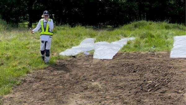 Шутливая надпись на подлете к лондонскому аэропорту вызвала панику у пассажиров