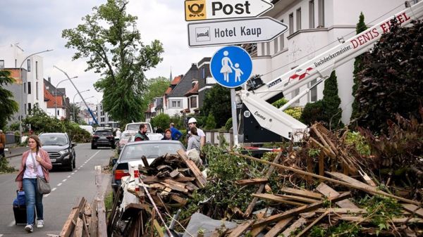 Мощный торнадо на западе Германии: сильные разрушения и 43 пострадавших