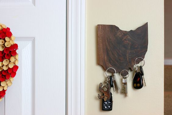 Ключница настенная: оригинальные идеи дизайна