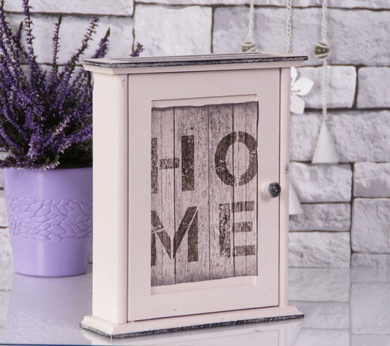 Ключница настенная: оригинальные идеи дизайна