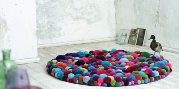 Мастер-класс: как сделать ковер из помпонов своими руками