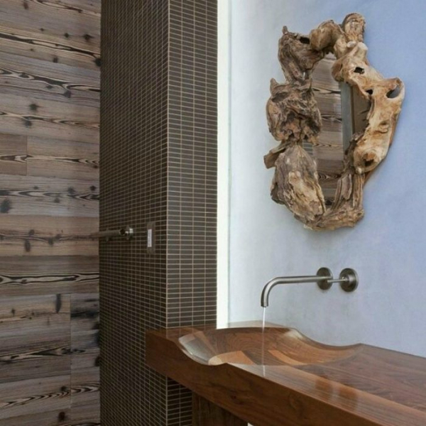 Пни, коряги, доски и ветки в интерьере