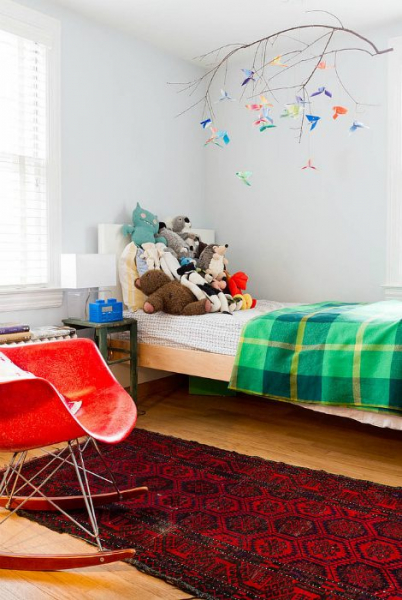 Пни, коряги, доски и ветки в интерьере