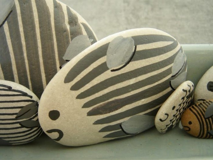 Рисование на камнях или роспись садовых камней