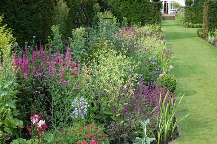 Сад своими руками: 80 интересных идей для дачи