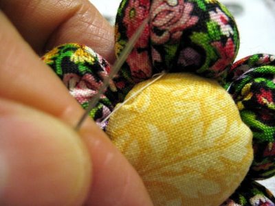 Шьем сами держатель для салфеток в технике йо-йо