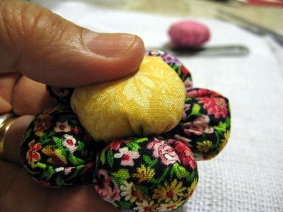 Шьем сами держатель для салфеток в технике йо-йо