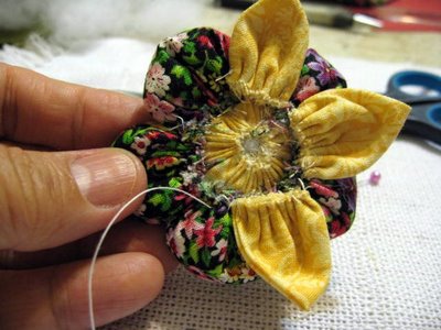 Шьем сами держатель для салфеток в технике йо-йо