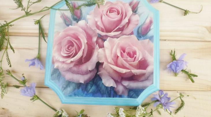 Техника декупажа стен: этапы выполнения и применение в разных комнатах