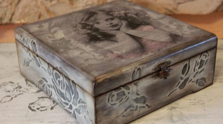 Техника декупажа стен: этапы выполнения и применение в разных комнатах