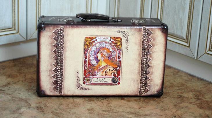 Техника декупажа стен: этапы выполнения и применение в разных комнатах