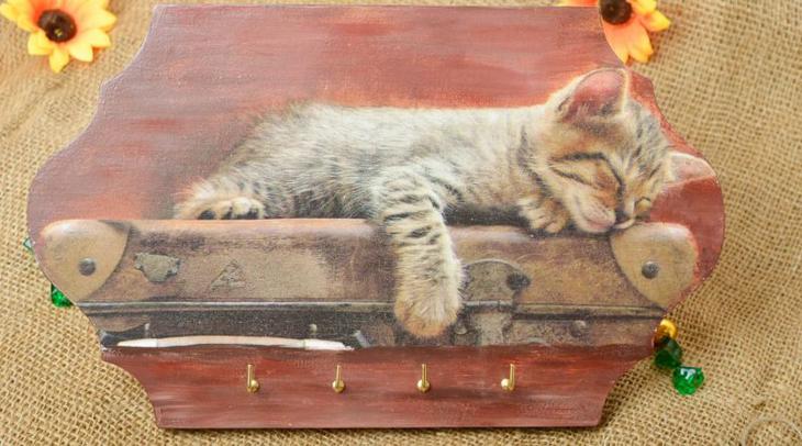 Техника декупажа стен: этапы выполнения и применение в разных комнатах