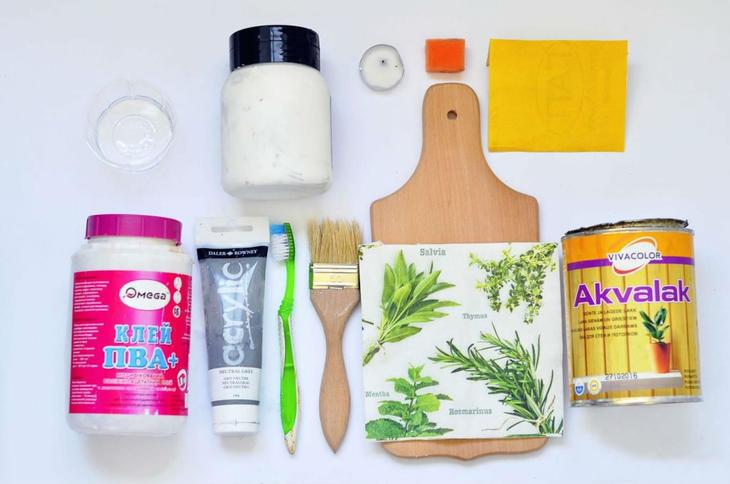 Техника декупажа стен: этапы выполнения и применение в разных комнатах