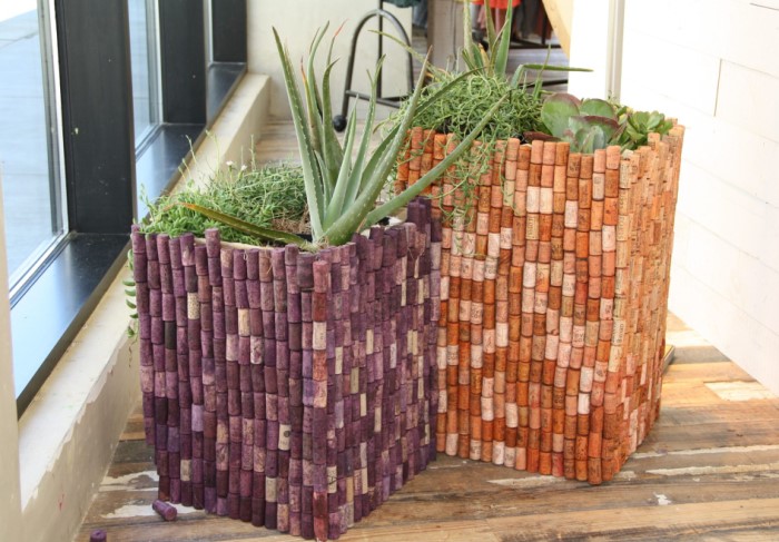 10 идей, как использовать винные пробки в интерьере, чтобы создать стильные элементы декора