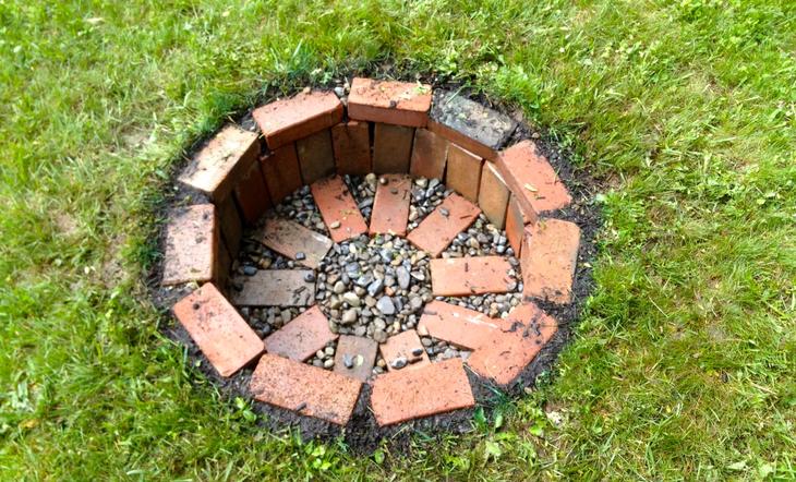 30 простых примеров: как самому сделать кострище в саду
