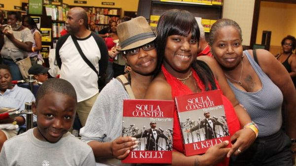 Певец R Kelly осужден на 30 лет за многолетние сексуальные домогательства и насилие