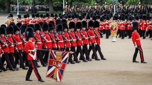 Четыре дня торжеств и гуляний: в Британии празднуют Платиновый юбилей королевы