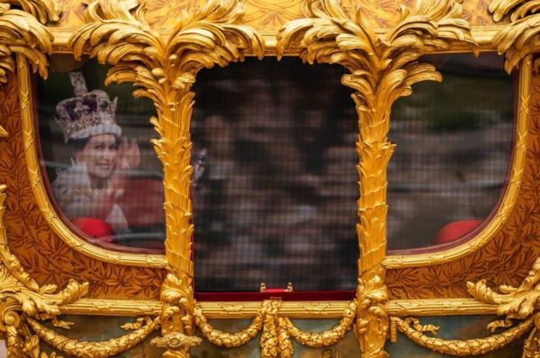 Фото: красочный парад в честь Платинового юбилея королевы Елизаветы Второй