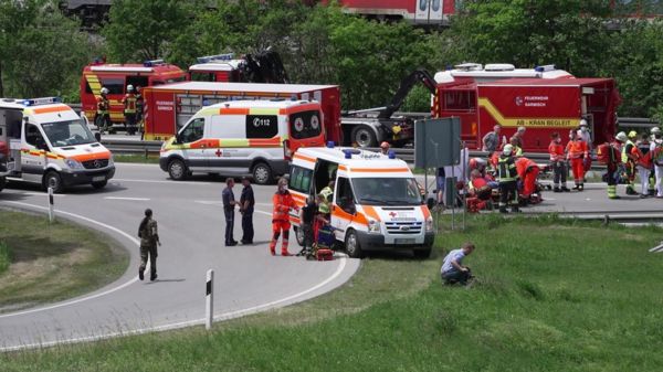 Крушение поезда на юге Германии: четверо погибших, десятки пострадавших